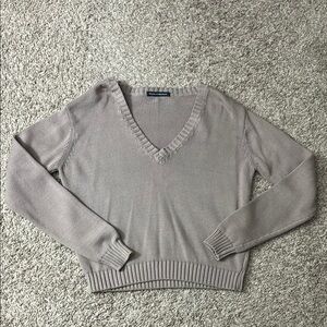 NWOT Brandy Melville Leigh Knit sweater v neck